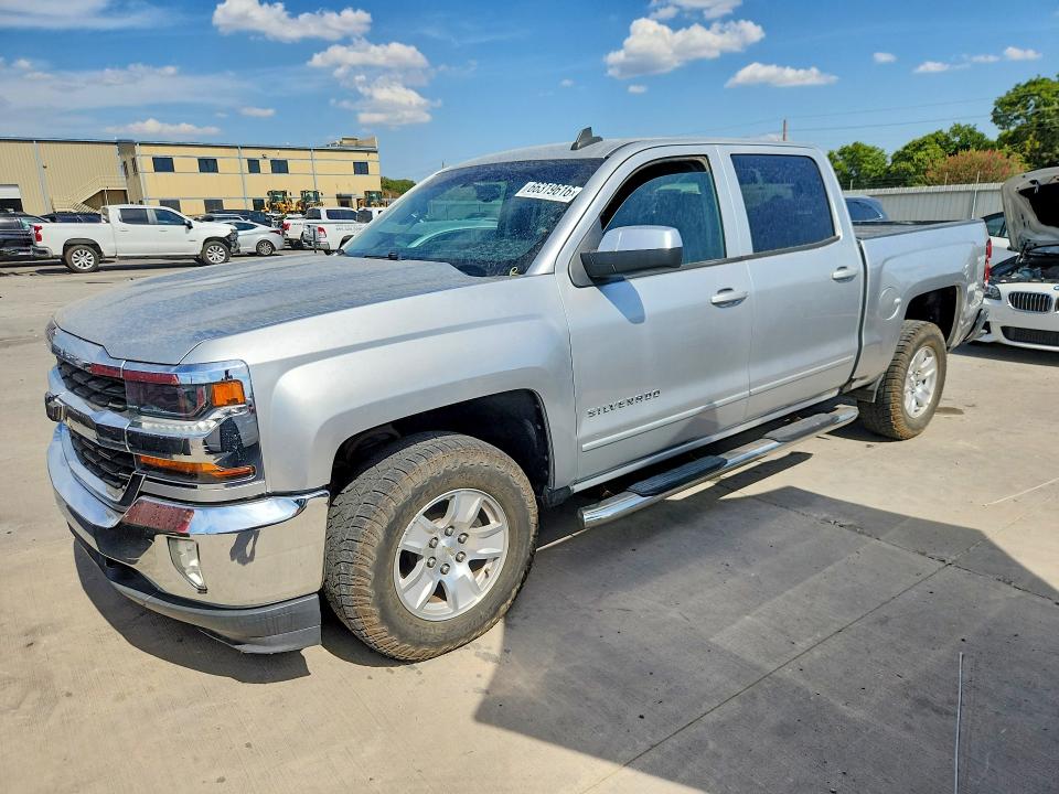 CHEVROLET SILVERADO 2018 with VIN 3GCUKRECXJG540875 - Photo from auction