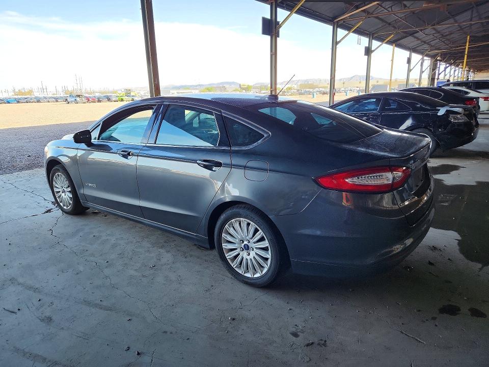 Photo 2 from auction – 2016 FORD FUSION with VIN 3FA6P0LU4GR173878