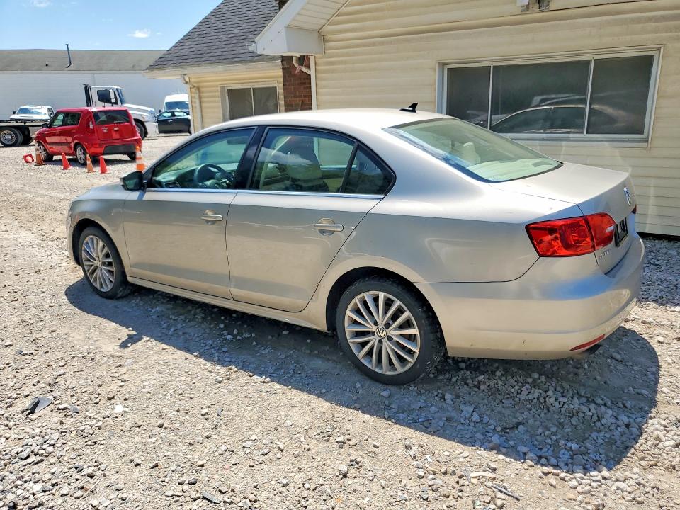 Photo 2 from auction – 2014 VOLKSWAGEN JETTA with VIN 3VWL07AJ6EM292820