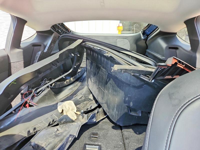 Photo 10 from auction – 2024 TESLA MODEL Y with VIN 7SAYGDEE8RA237151