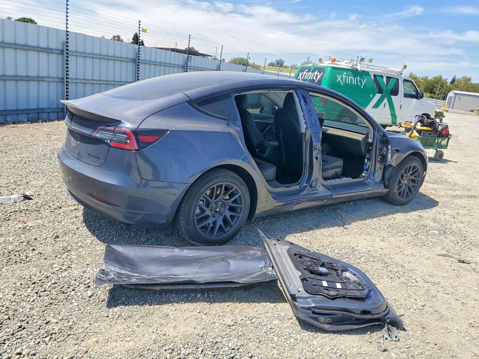 صورة رقم 3 من المزاد - 2022 TESLA MODEL 3 مع VIN 5YJ3E1EBXNF260140