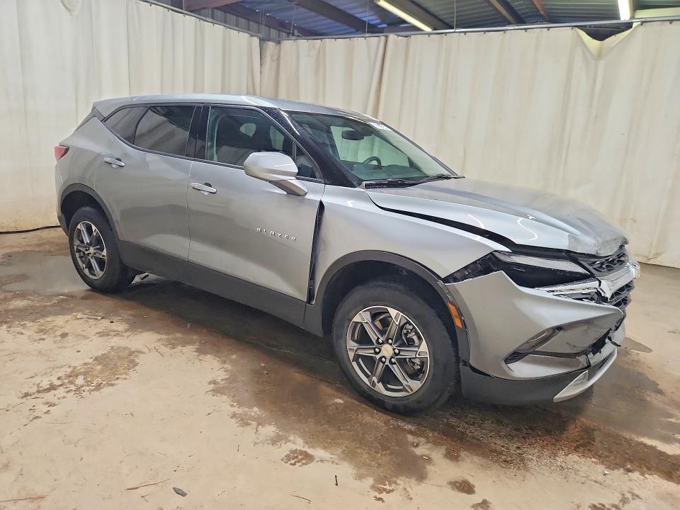 Photo 4 from auction – 2026 CHEVROLET BLAZER with VIN 3GNKBCR40TS147515