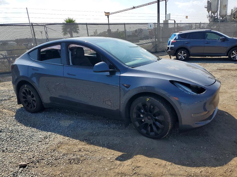 Photo 4 from auction – 2023 TESLA MODEL Y with VIN 7SAYGDEE1PA147479