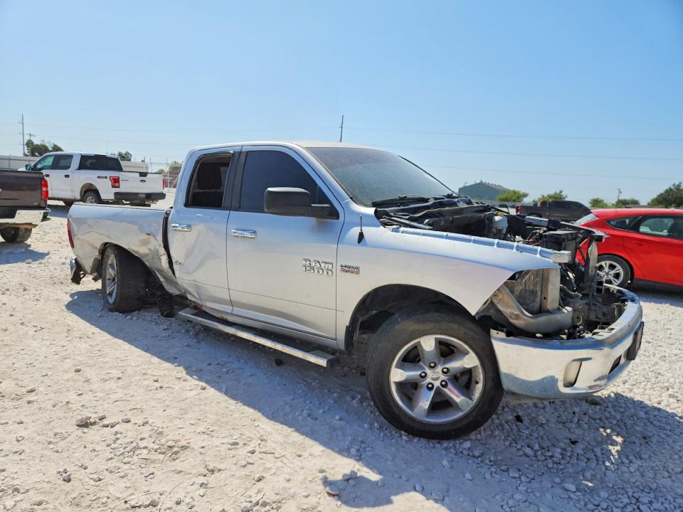 Photo 4 from auction – 2015 RAM 1500 with VIN 1C6RR6GTXFS589384