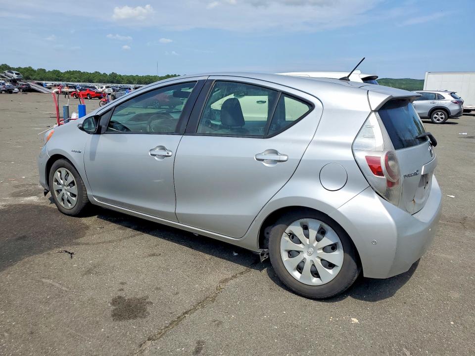 Photo 2 from auction – 2013 TOYOTA PRIUS C with VIN JTDKDTB39D1551680