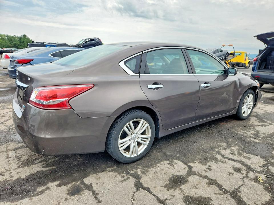 Photo 3 from auction – 2013 NISSAN ALTIMA with VIN 1N4AL3AP9DC287566