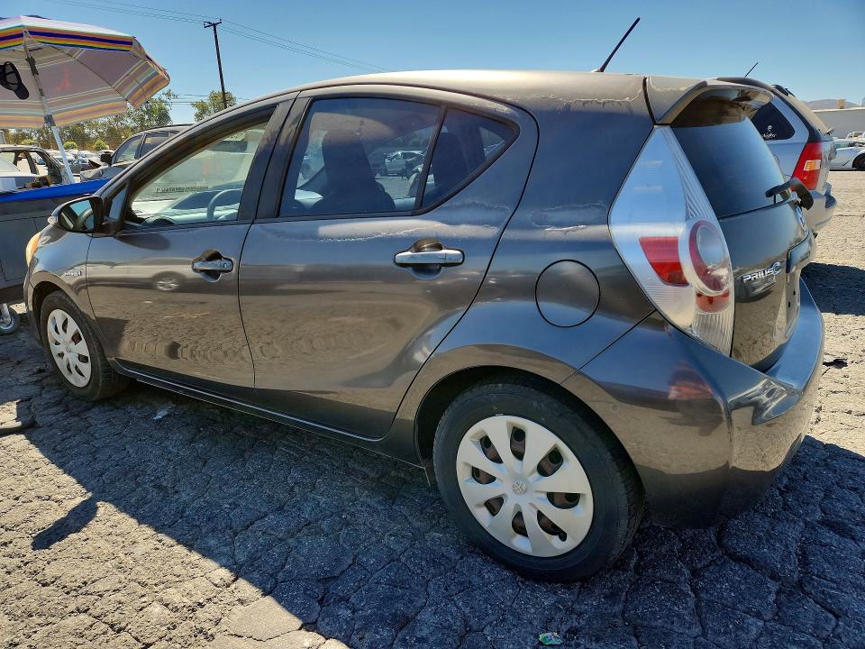 Photo 2 from auction – 2014 TOYOTA PRIUS C with VIN JTDKDTB3XE1560146