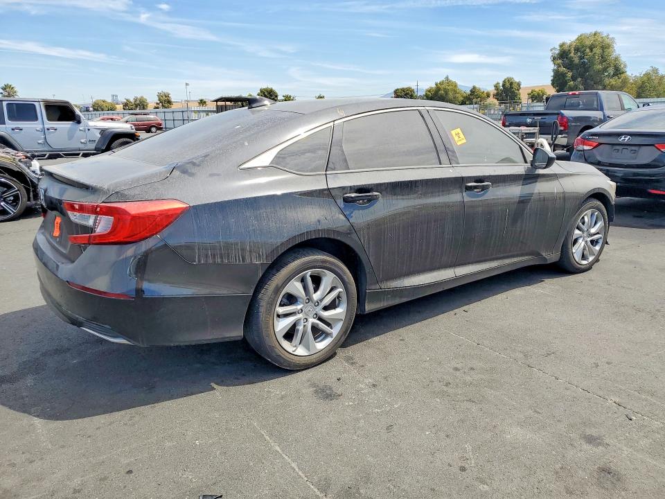 Photo 3 from auction – 2018 HONDA ACCORD with VIN 1HGCV1F16JA072760