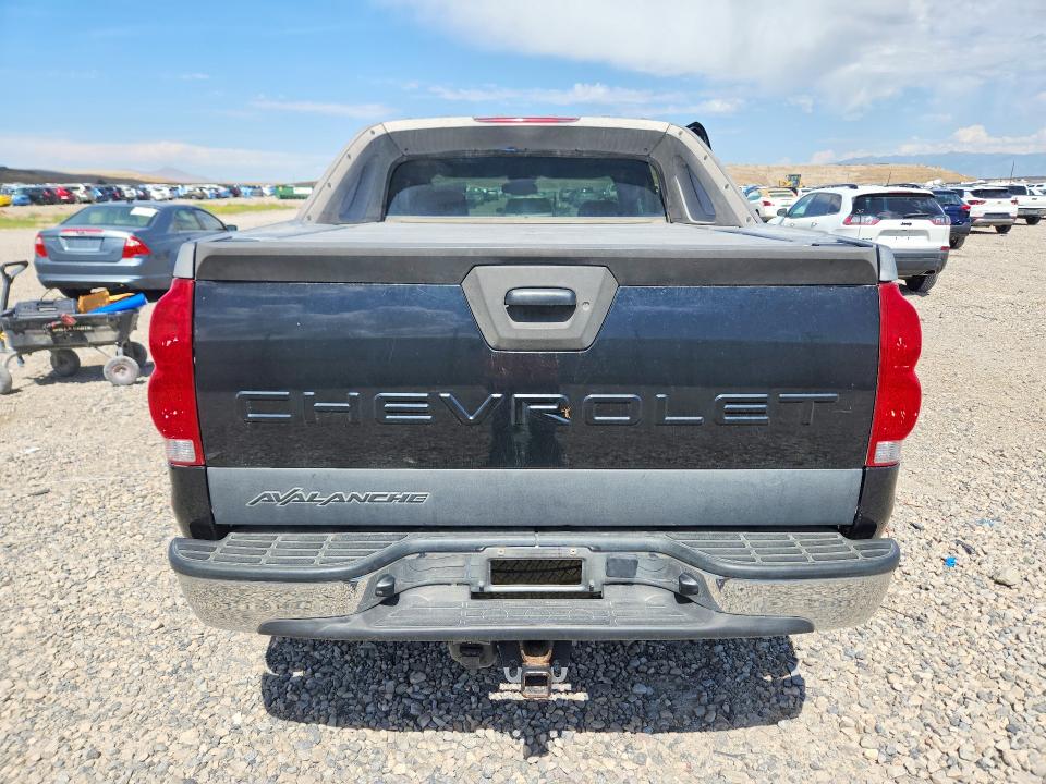 Photo 6 from auction – 2004 CHEVROLET AVALANCHE with VIN 3GNEK12T74G335925