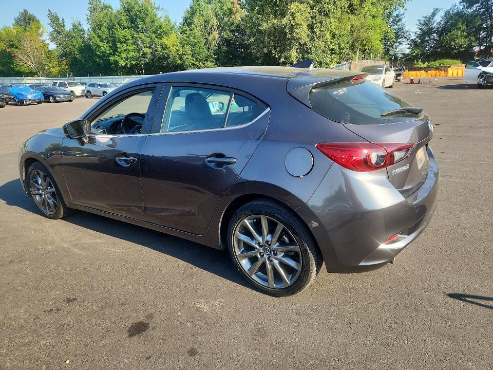 Photo 2 from auction – 2018 MAZDA 3 with VIN 3MZBN1L33JM239933