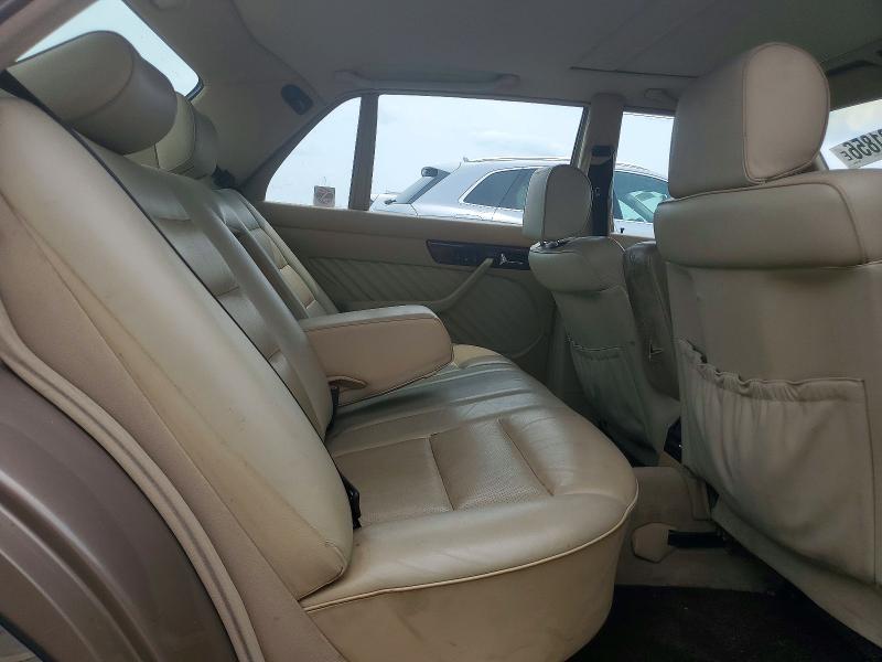 Photo 10 from auction – 1991 MERCEDES-BENZ 560 with VIN WDBCA39E5MA601462