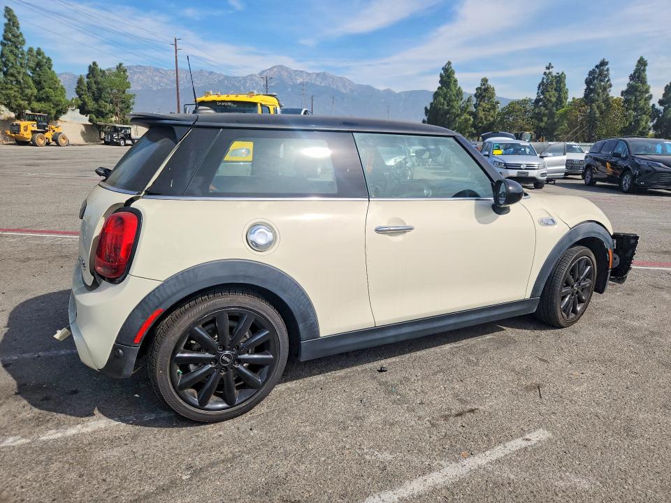 Photo 3 from auction – 2019 MINI COOPER with VIN WMWXP7C52K2A54448