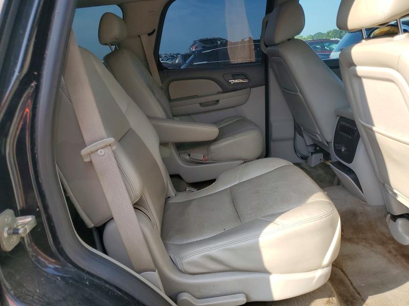 Photo 11 from auction – 2010 CHEVROLET TAHOE with VIN 1GNUCCE06AR152159