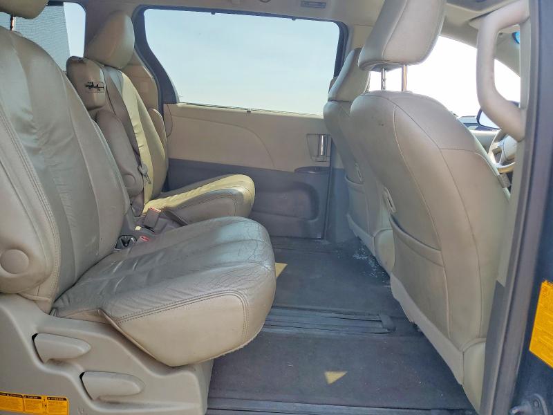 Photo 11 from auction – 2011 TOYOTA SIENNA with VIN 5TDYK3DC1BS093596