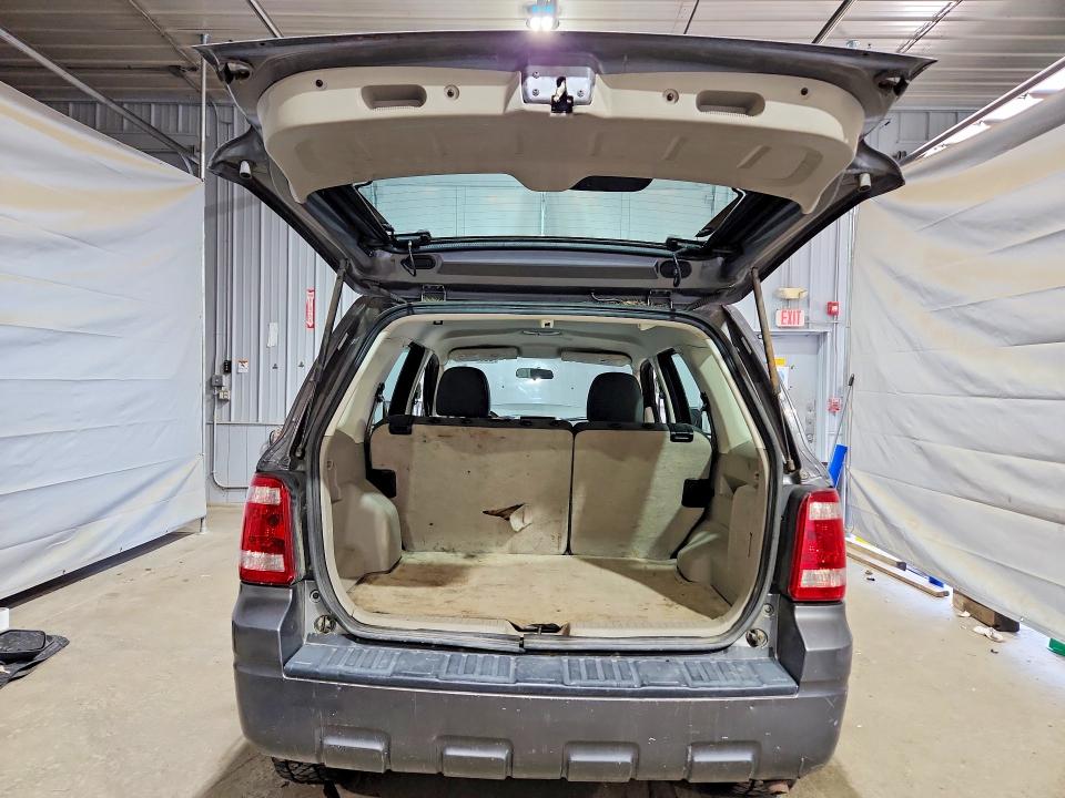 Photo 6 from auction – 2009 FORD ESCAPE with VIN 1FMCU92769KB27400