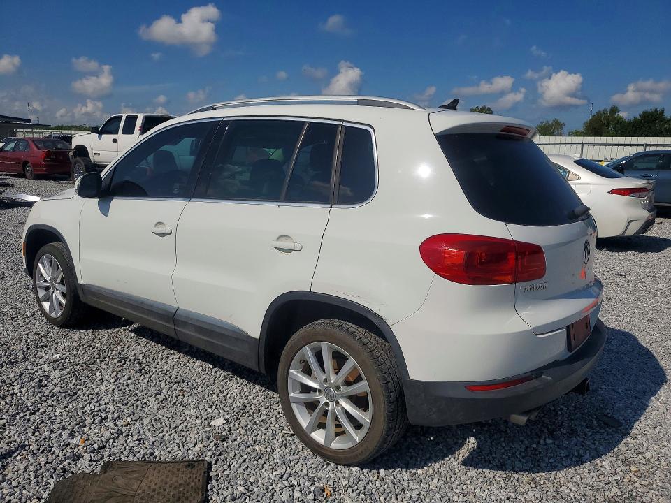 Photo 2 from auction – 2015 VOLKSWAGEN TIGUAN with VIN WVGAV7AX9FW593045