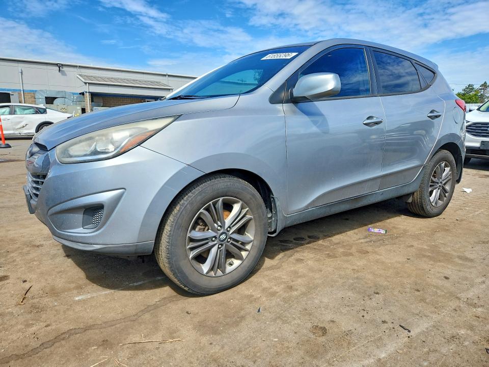 HYUNDAI TUCSON 2015 with VIN KM8JTCAFXFU077262 - Photo from auction