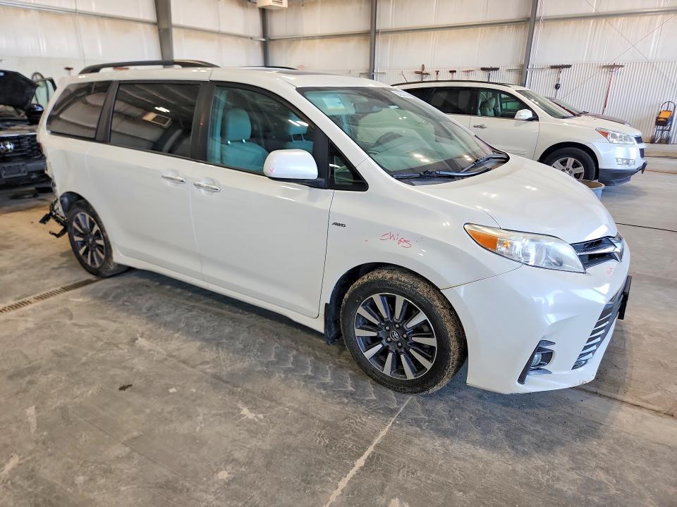 Photo 4 from auction – 2018 TOYOTA SIENNA with VIN 5TDDZ3DC0JS196789