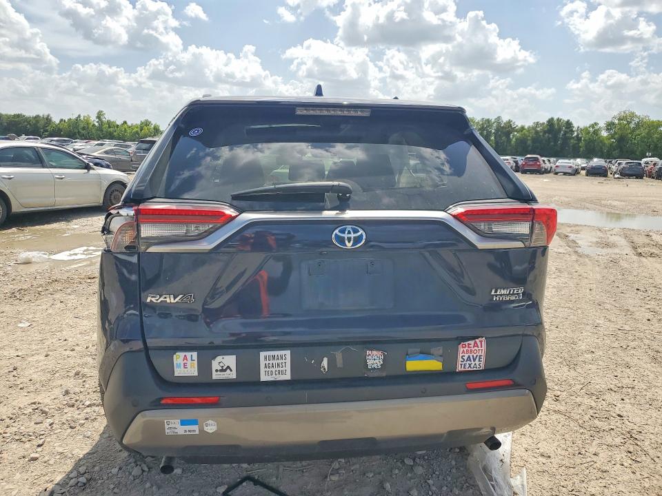 Photo 6 from auction – 2019 TOYOTA RAV4 with VIN JTMDWRFV7KD501289
