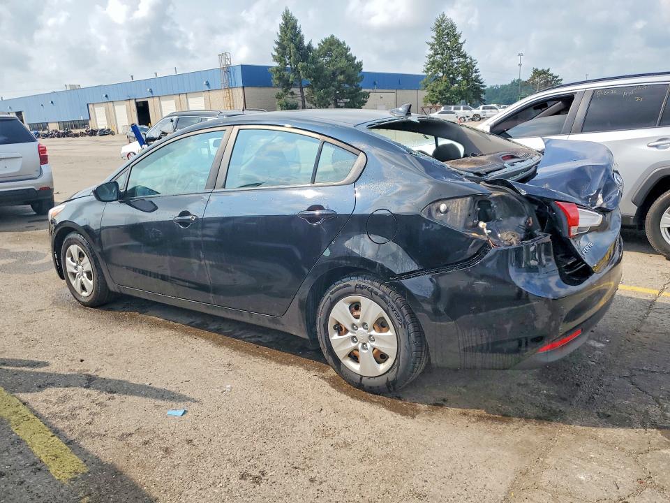 Photo 2 from auction – 2018 KIA FORTE with VIN 3KPFK4A70JE238401