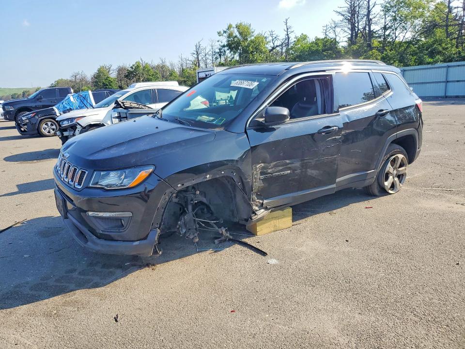 JEEP COMPASS 2019 with VIN 3C4NJDBB5KT601726 - Photo from auction