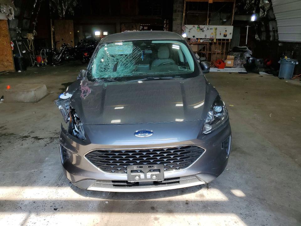 Photo 5 from auction – 2021 FORD ESCAPE with VIN 1FMCU9G60MUA48642