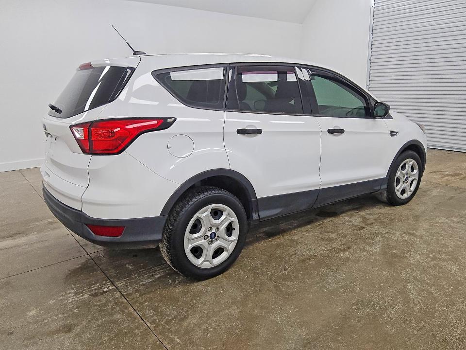 Foto 3 de la subasta – 2019 FORD ESCAPE con VIN 1FMCU0F72KUB50026