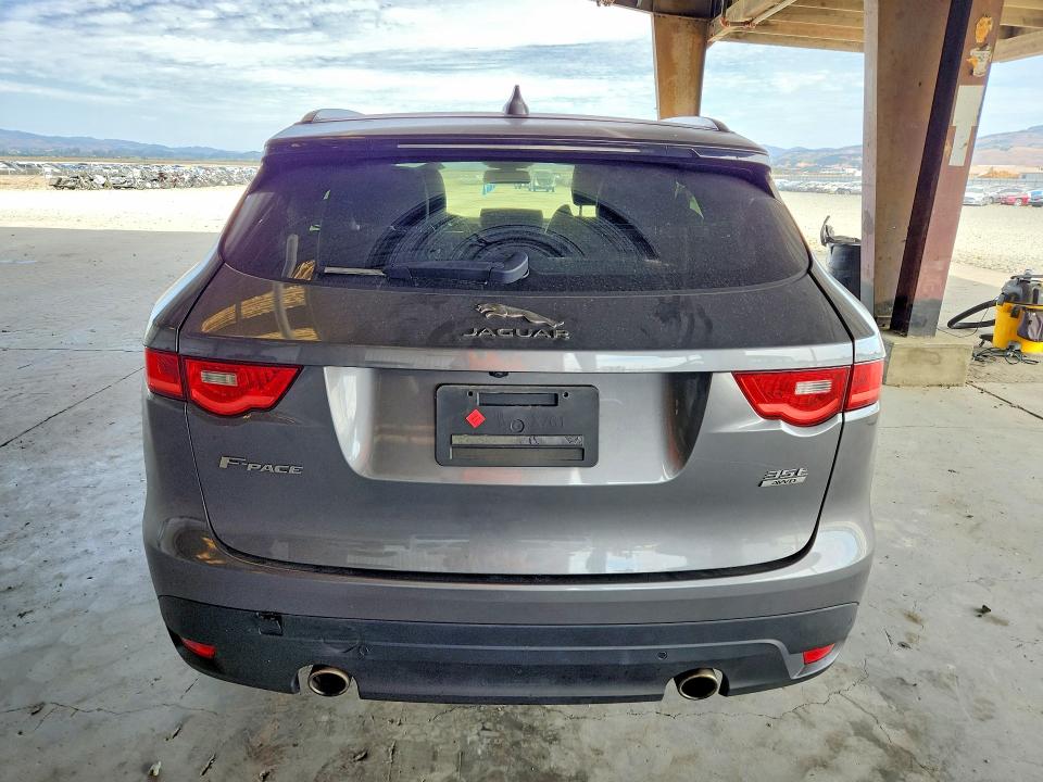 Photo 6 from auction – 2018 JAGUAR F-PACE with VIN SADCL2EV6JA259113