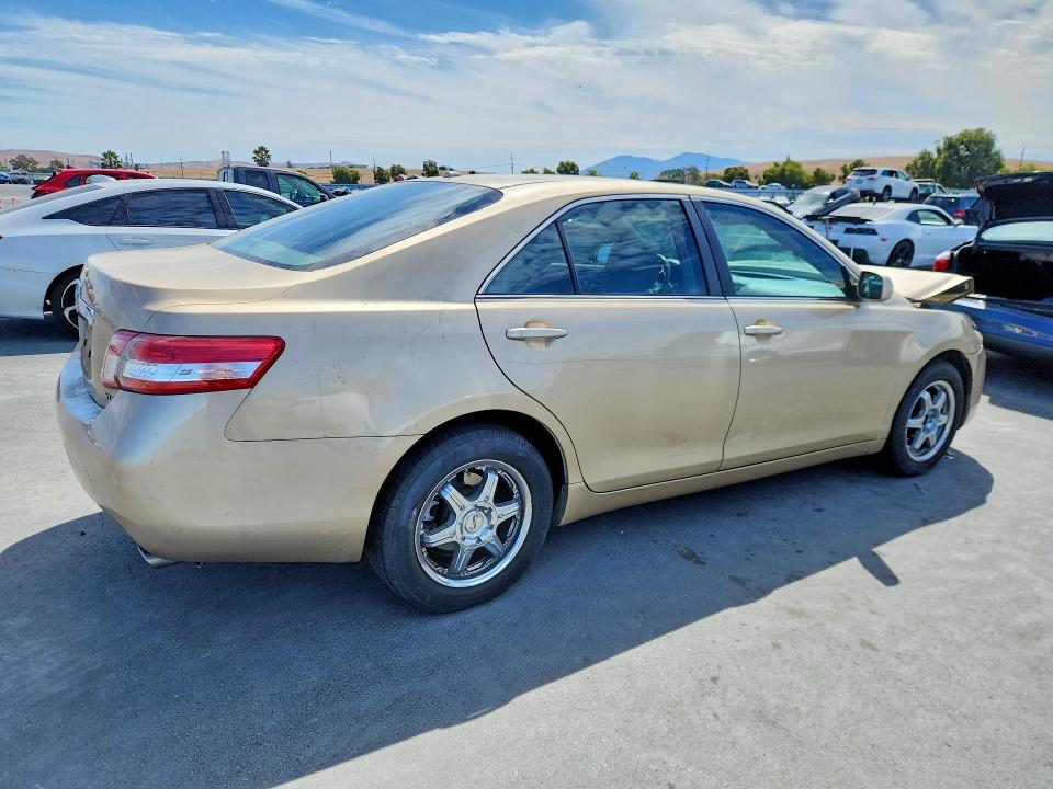 Photo 3 from auction – 2011 TOYOTA CAMRY with VIN 4T1BF3EK3BU231694