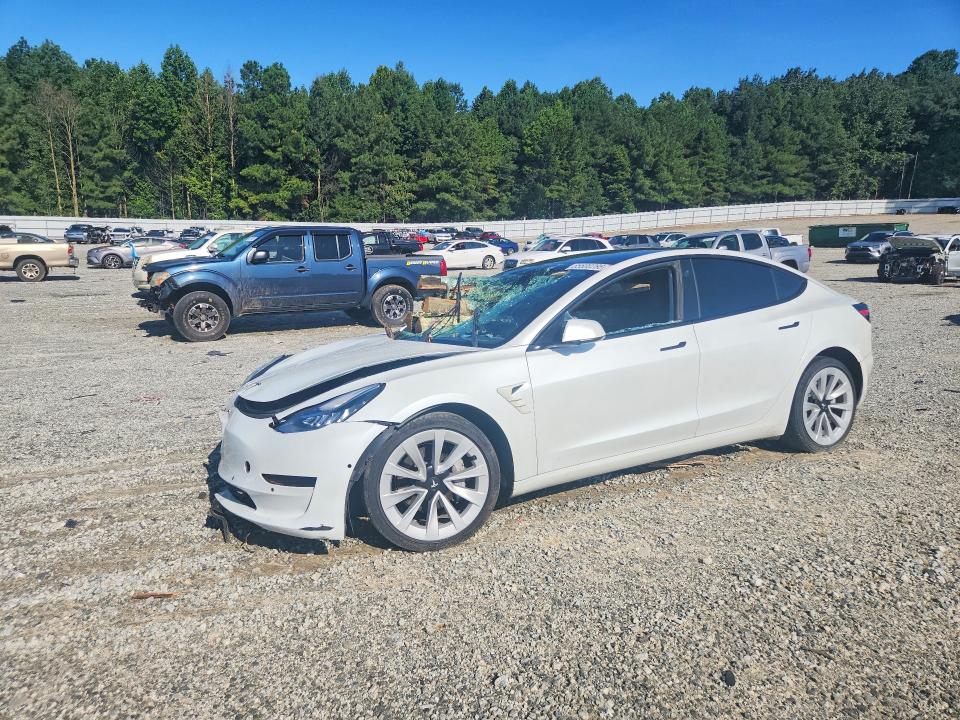 TESLA MODEL 3 2022 with VIN 5YJ3E1EB5NF261955 - Photo from auction