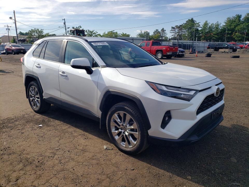 Photo 4 from auction – 2023 TOYOTA RAV4 with VIN 2T3A1RFVXPW353084