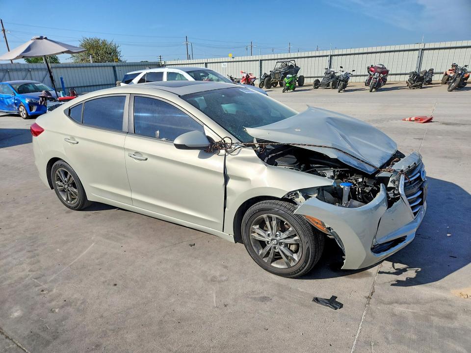 Снимка 4 от търг – 2017 HYUNDAI ELANTRA с VIN 5NPD84LF9HH182779