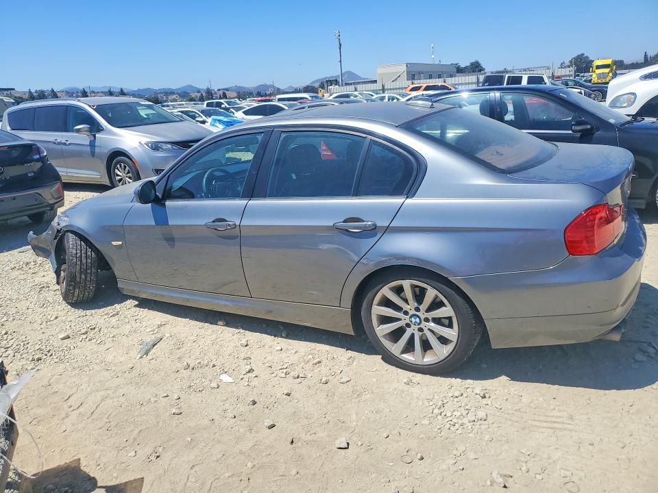Zdjęcie 2 z aukcji – 2011 BMW 328 z VIN WBAPH5G5XBNM80279