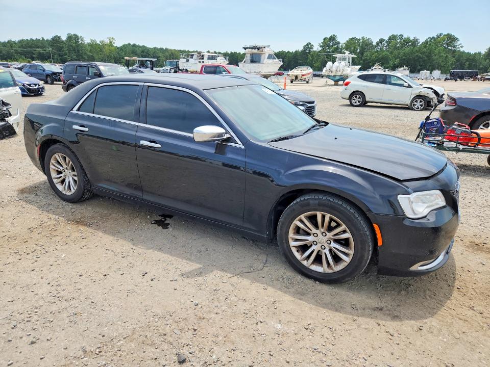Photo 4 from auction – 2016 CHRYSLER 300C with VIN 2C3CCAEG0GH151706