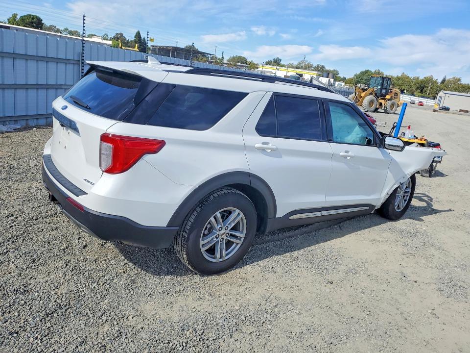 Photo 3 from auction – 2022 FORD EXPLORER with VIN 1FMSK8DH6NGB35625