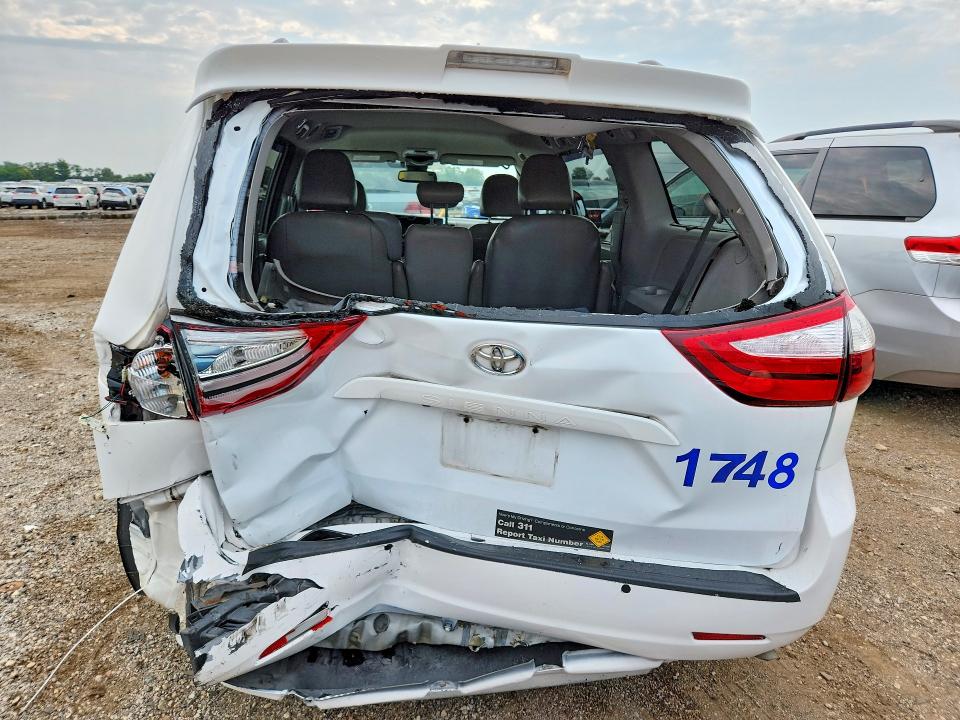 Photo 6 from auction – 2019 TOYOTA SIENNA with VIN 5TDKZ3DC6KS987286