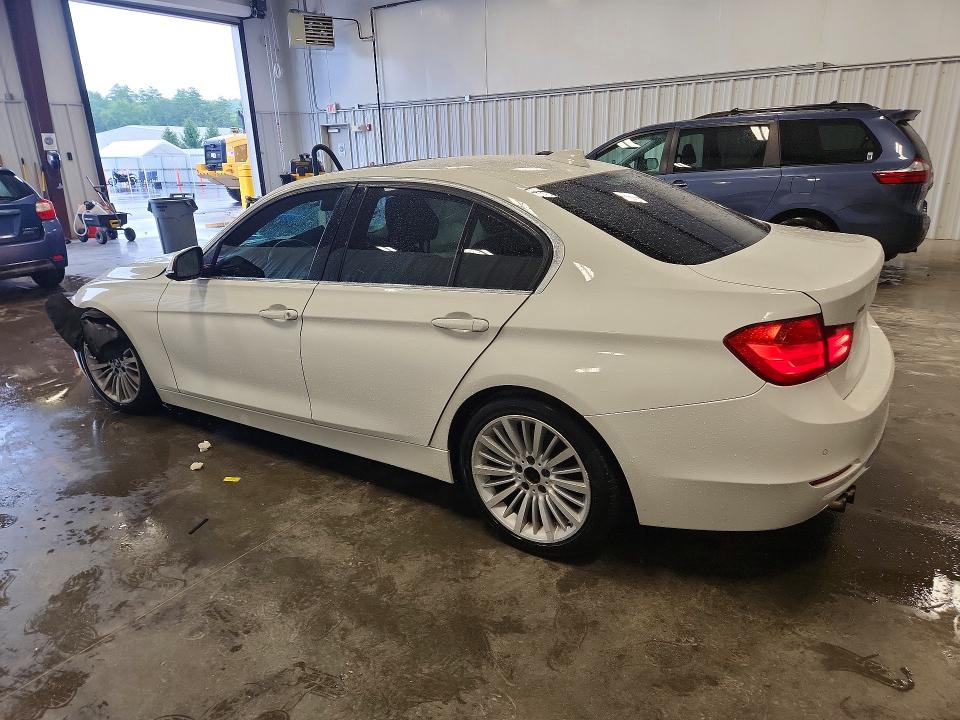 Фото 2 с аукциона – 2015 BMW 328 с VIN WBA3B5C57FF959782