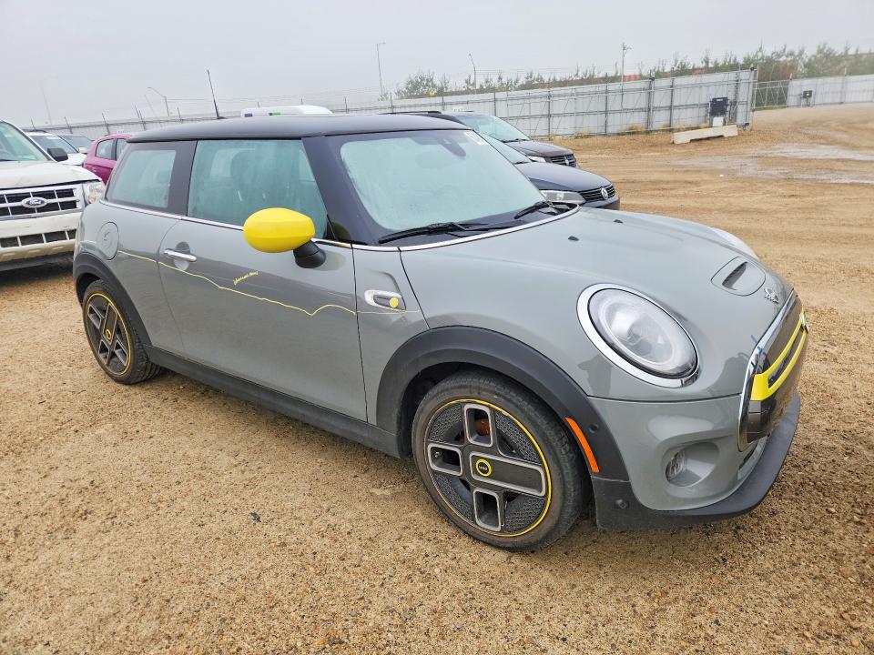 Photo 4 from auction – 2021 MINI COOPER with VIN WMWXP3C08M2N51467