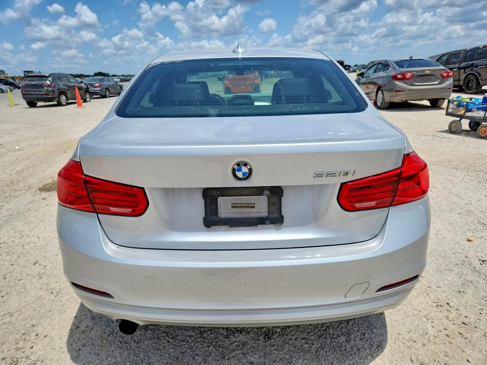 Photo 6 from auction – 2016 BMW 320 with VIN WBA8E1G59GNU12245