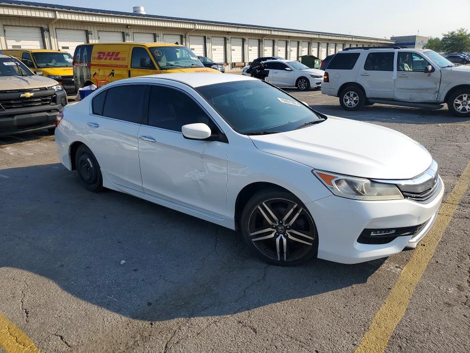 Photo 4 from auction – 2017 HONDA ACCORD with VIN 1HGCR2F10HA053030