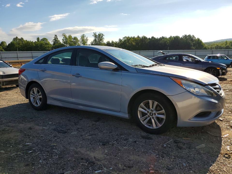 Photo 4 from auction – 2014 HYUNDAI SONATA with VIN 5NPEB4AC7EH930939