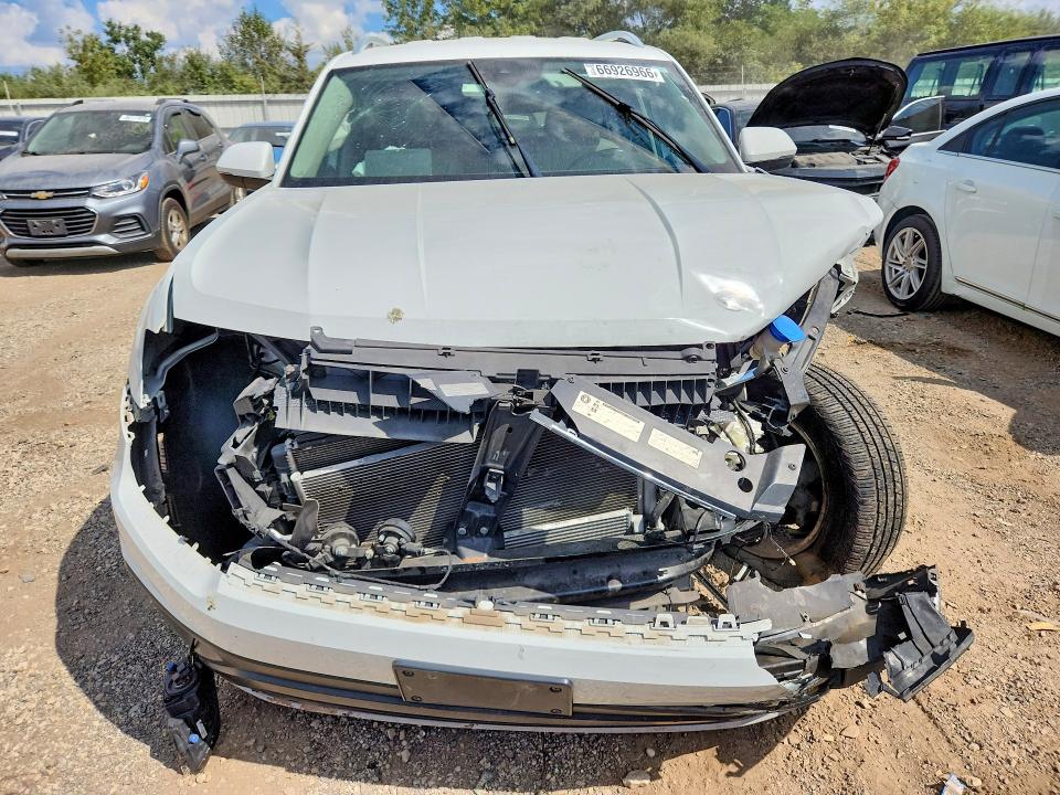 Photo 5 from auction – 2018 VOLKSWAGEN ATLAS with VIN 1V2LR2CA4JC534331