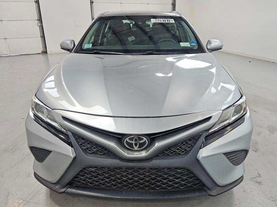 Photo 5 from auction – 2018 TOYOTA CAMRY with VIN 4T1B11HK2JU076715