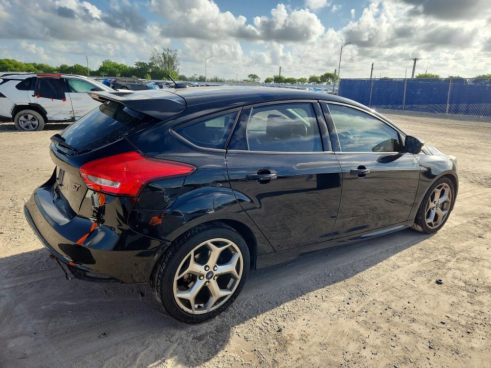 Photo 3 from auction – 2016 FORD FOCUS with VIN 1FADP3L90GL230807