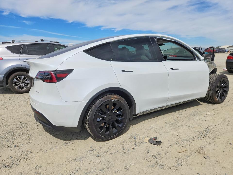 Photo 3 from auction – 2023 TESLA MODEL Y with VIN 7SAYGDEE0PF839980