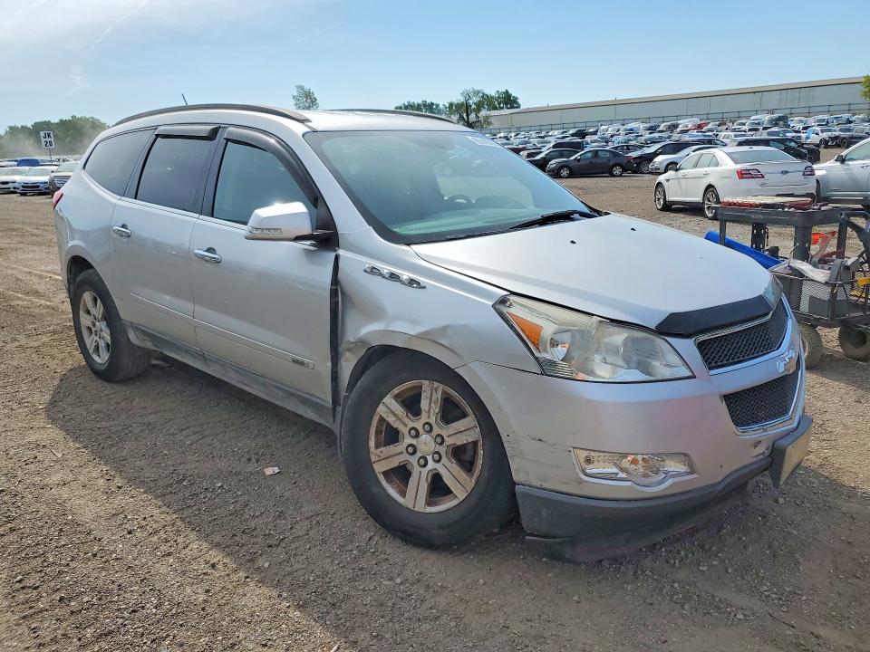 Photo 4 from auction – 2010 CHEVROLET TRAVERSE with VIN 1GNLRFED2AS150156