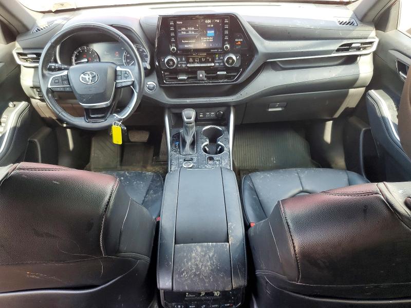 Photo 8 from auction – 2022 TOYOTA HIGHLANDER with VIN 5TDLZRBH2NS215863