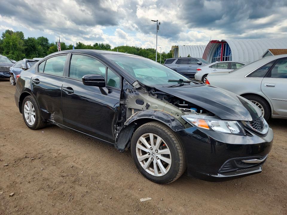Photo 4 from auction – 2014 HONDA CIVIC with VIN 19XFB2F5XEE249097