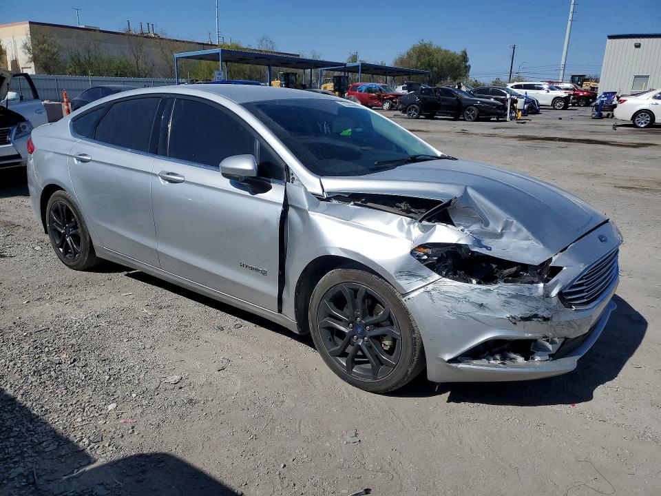Photo 4 from auction – 2018 FORD FUSION with VIN 3FA6P0LU2JR246298