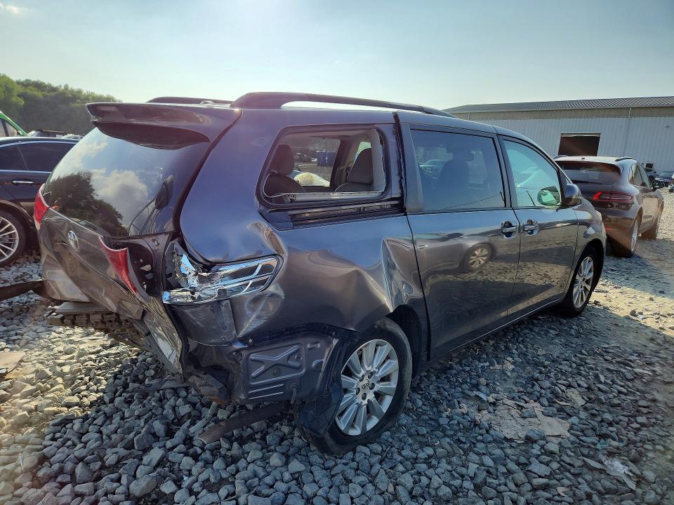 Photo 3 from auction – 2013 TOYOTA SIENNA with VIN 5TDDK3DC1DS053150